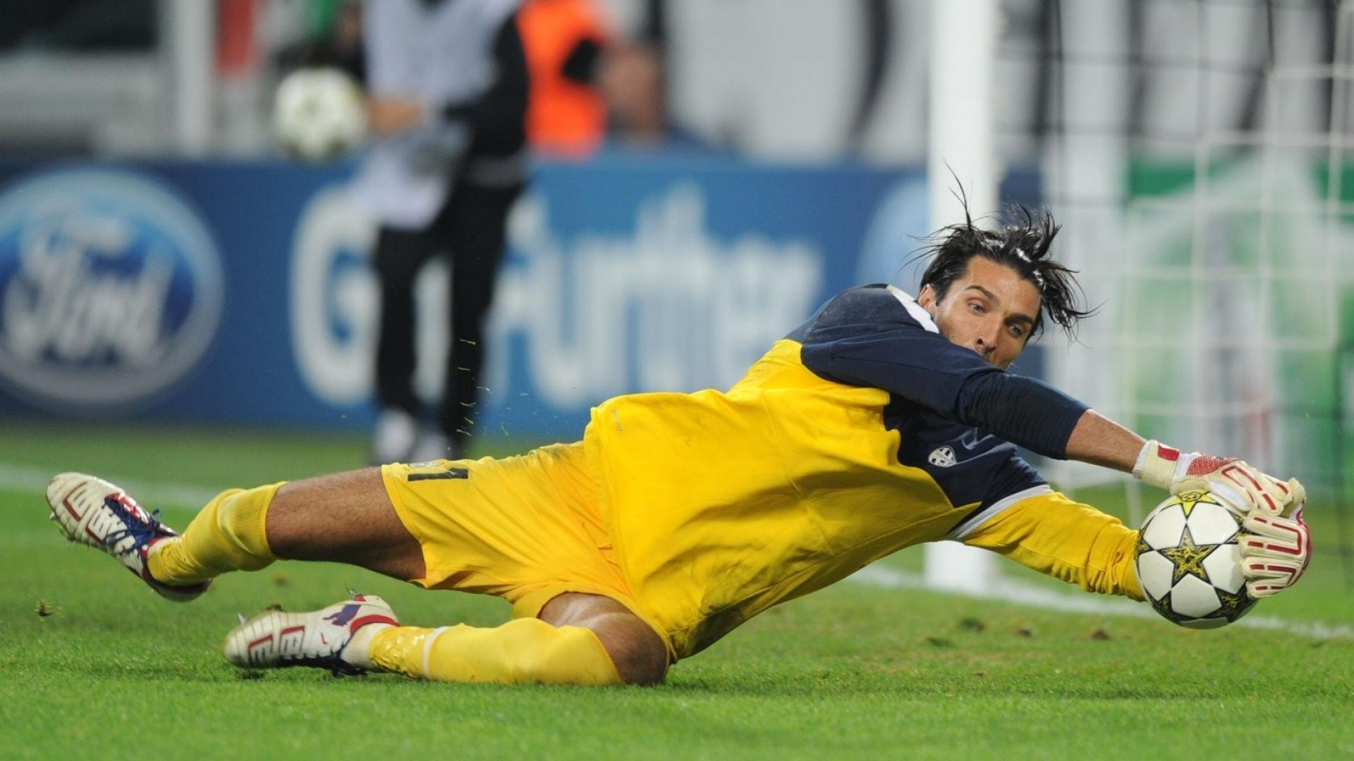 在线体育博彩-冰火两重天，姆巴佩五连胜领跑积分榜，莱比锡主帅深陷下课危机，姆巴佩五连胜领跑，莱比锡主帅深陷下课危机
